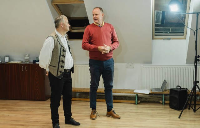 Projektzáró beszélgetés Deszken (2025.10.28..)